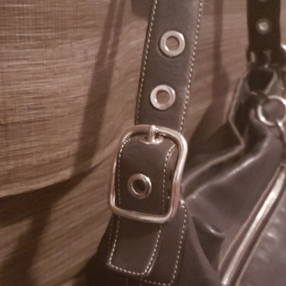 Coach - Picture 5 of 5